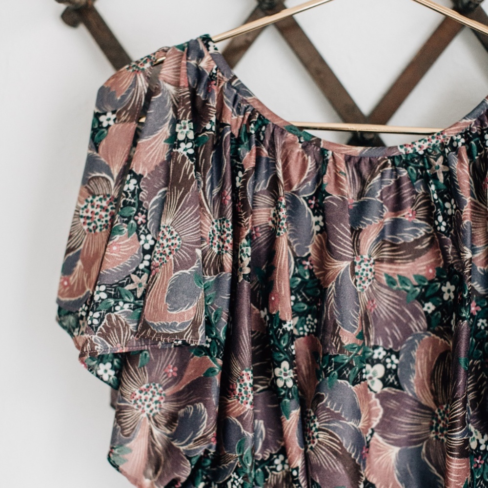 Vintage Flowing 70's Dress